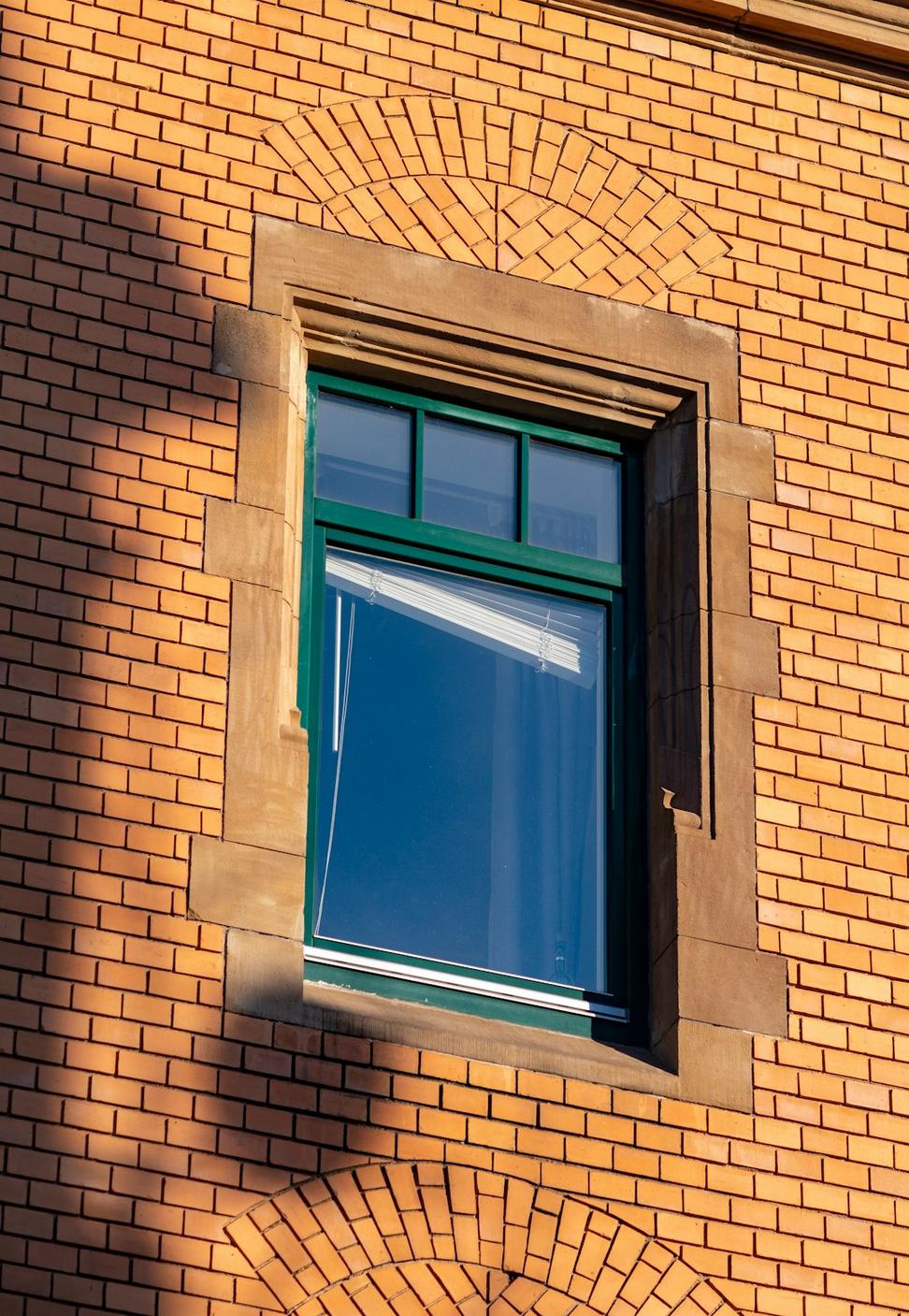 High-performance building envelope